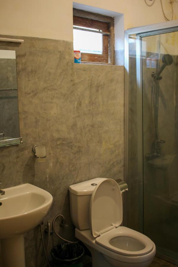 Why Not Backpackers Hostel Mirissa Exterior photo